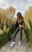 Load image into Gallery viewer, Kelly Leggings